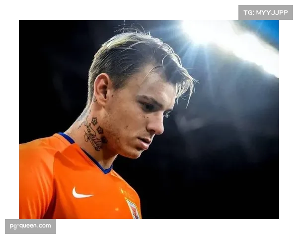 赫拉克勒斯门将曼特尔面临巨大防守压力